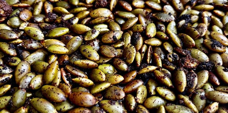 magnesium is high in pumpkin seeds